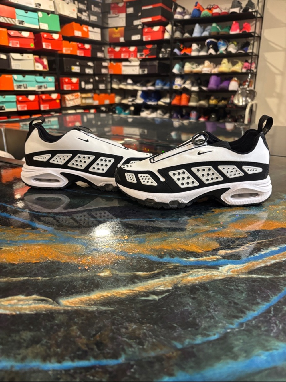 Nike Air Max Sunder “Panda” - Women’s 6.5 - Brand New (Damaged Box)